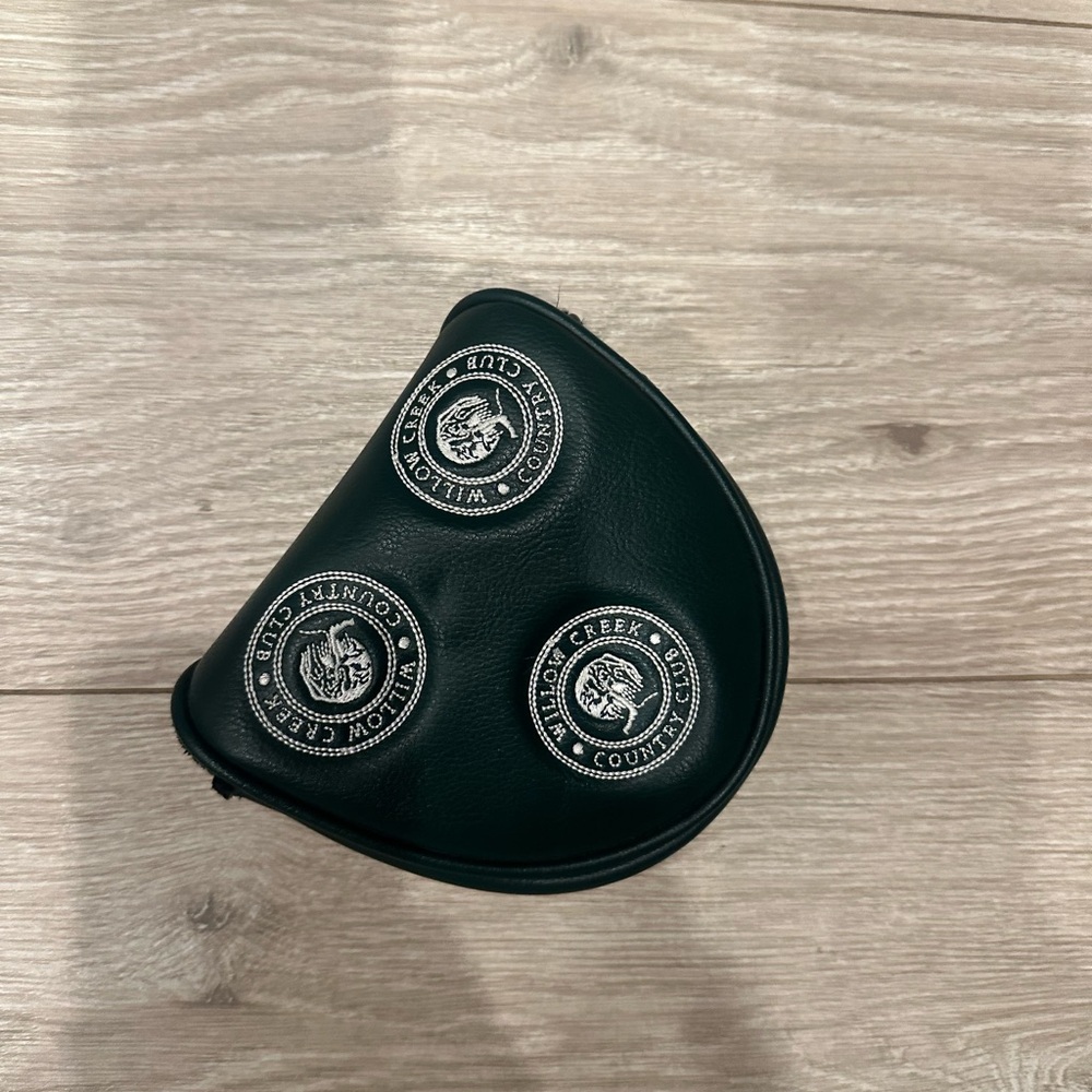 Green putter cover